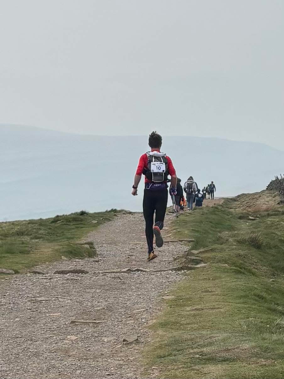 Runners on the Three Peaks Race